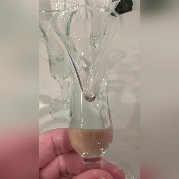 Vintage hand-blown clear glass cordial/ sherry glass with flared rim. Set Of 3 - Picture 5 of 6